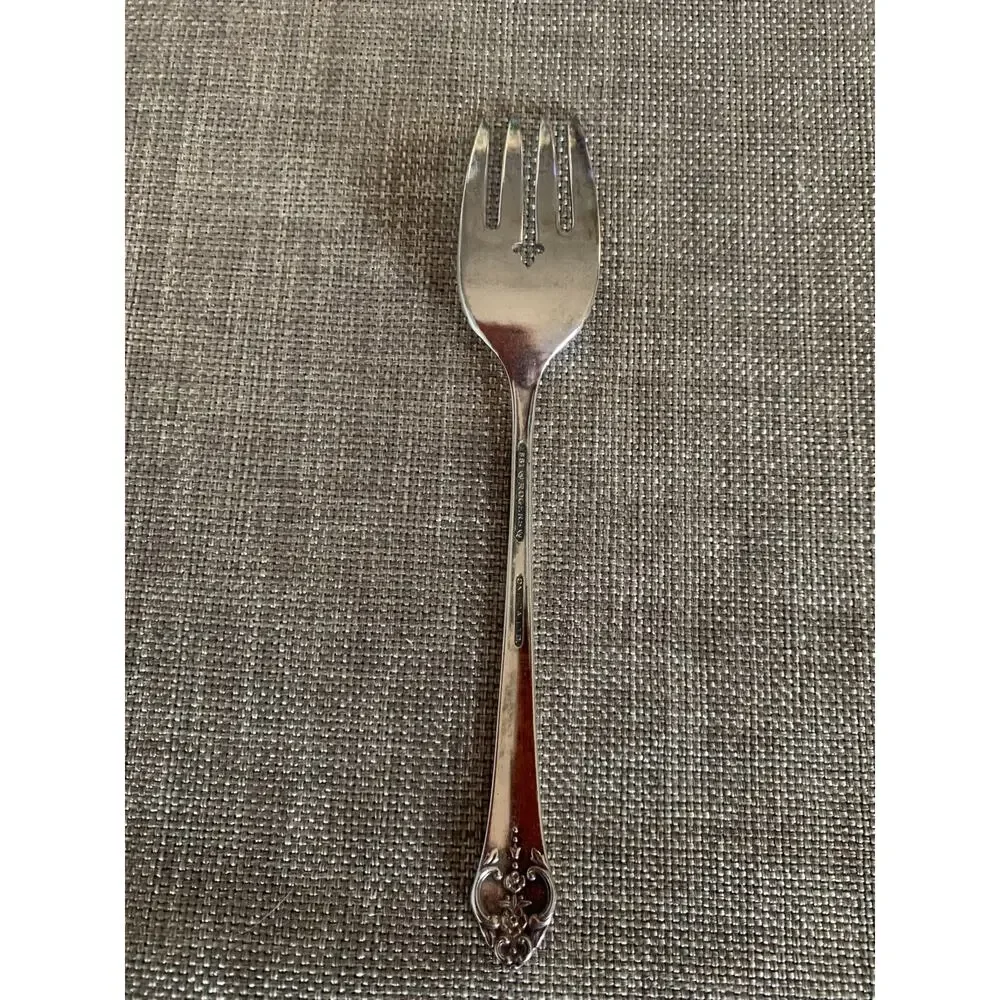 Rogers 1881 Oneida Ltd 1948 Salad Fork Plantation Pattern 6 1/2